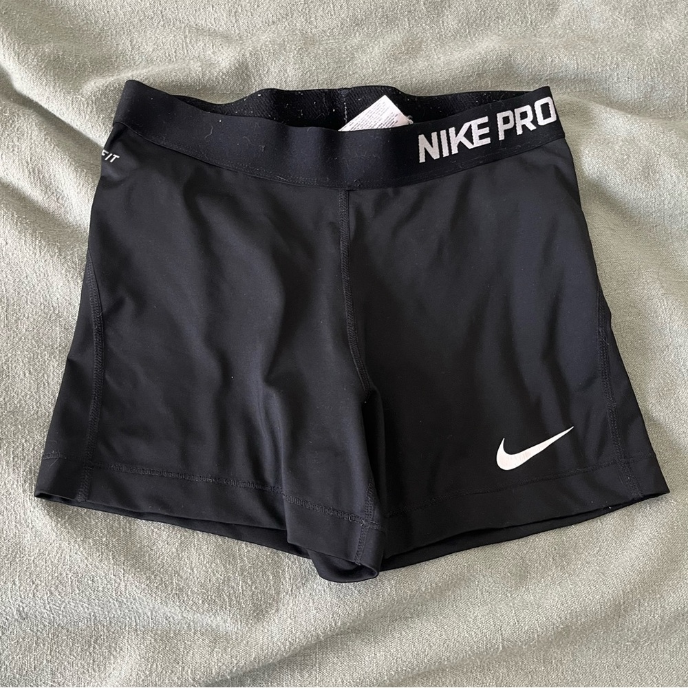 Medium Nike pros